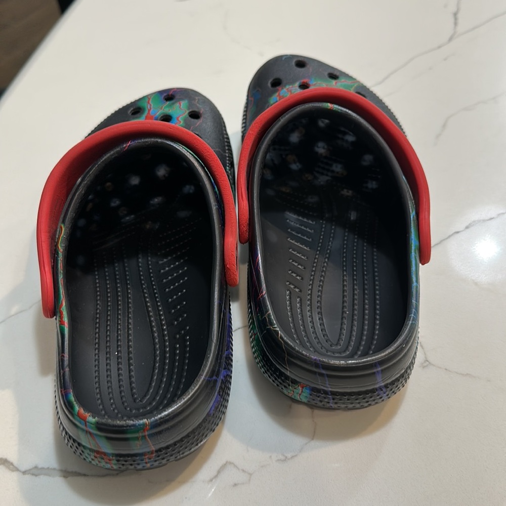 Used Crocs - Picture 4 of 6
